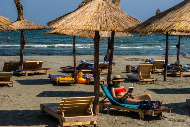 Mamaia Nord Apartament ナボダリ エクステリア 写真